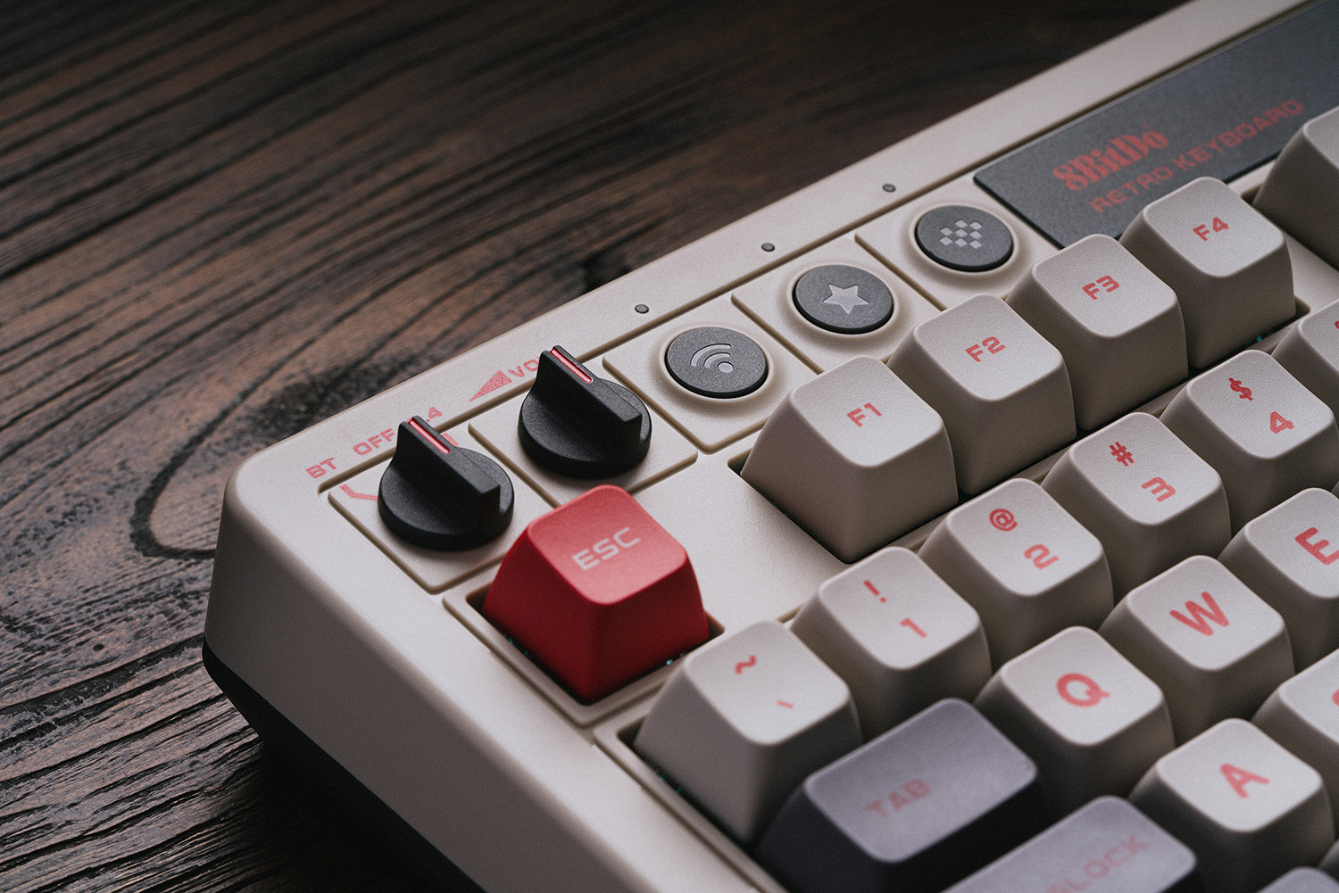 8Bitdo Retro mechanisch toetse - Gaming Keyboard Bluetooth recensie en prijs